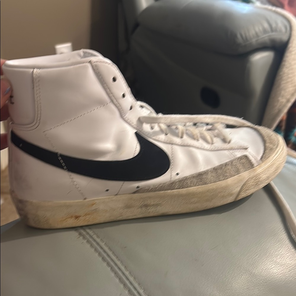 Nike White and Black High-Tops